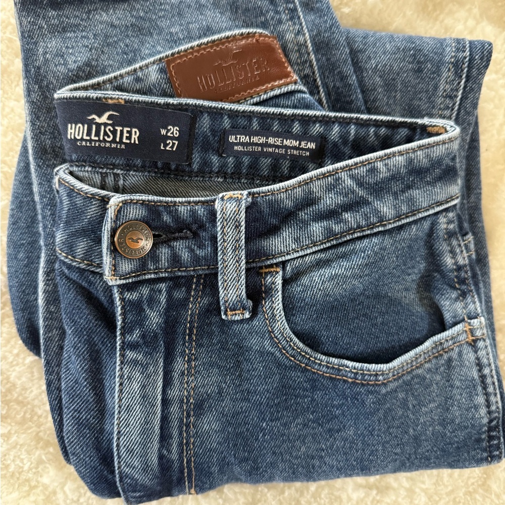 Hollister Blue Denim high-rise mom Jeans